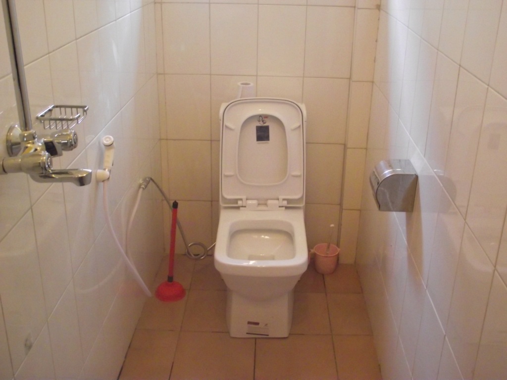 </span>3-Bishop's-Lodge-new-toilet<span style=\"font-size: 12.16px;\">