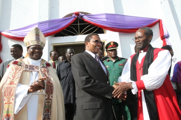 L to R - Archbishop Dr Mokiwa, President Kikwete, Bishop Mwita Akiri after the service