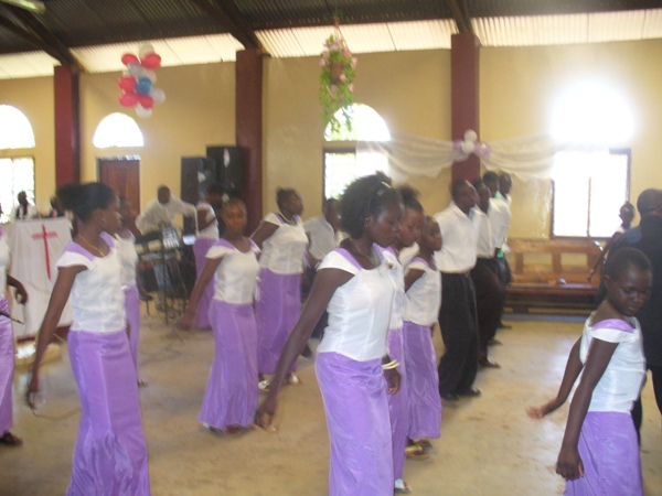 St Luke's Youth Choir (Tarime Parish) sings during the Holy Communion Service ahead of voting by the special electoral Synod